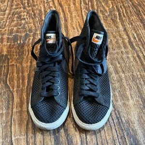 Nike Knit High Top Sneakers Size 7.5